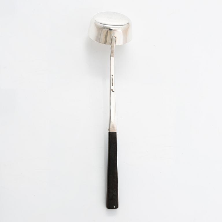 Mauno Honkanen, A silver sauce bowl with ladle for Tillander, Helsinki 1957.