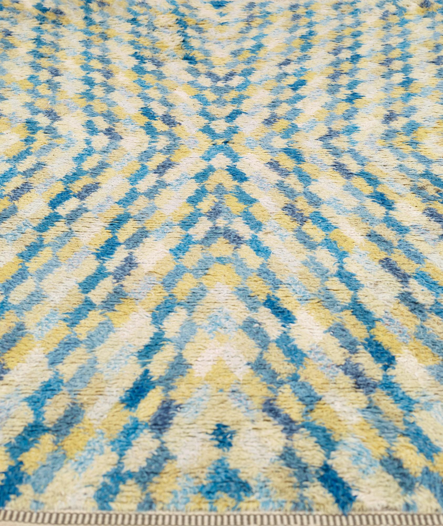 MATTA. "Solregn". Tät rya. 209,5 x 113 cm. Signerad AB MMF BN.