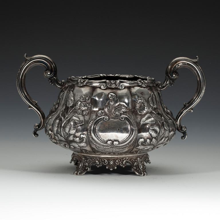 SOCKERSKÅL, silver, London 1836. Vikt 404,3 g.