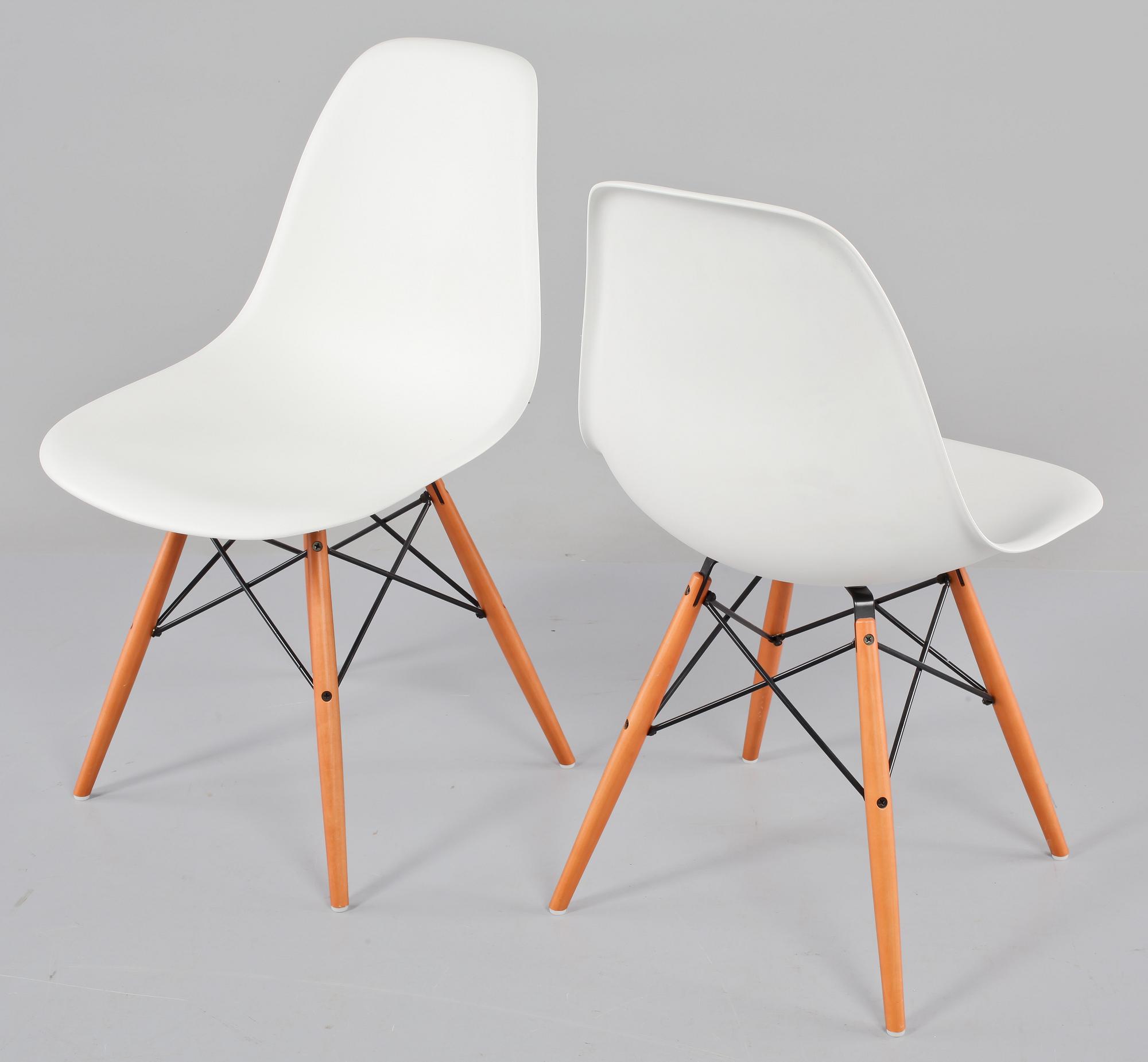 STOLAR, 2 st, "Plastic chair", Charles & Ray Eames, Vitra, 2000-tal.