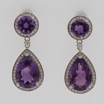 ÖRHÄNGEN, vitguld 18K, ametister samt små briljantslipade diamanter.