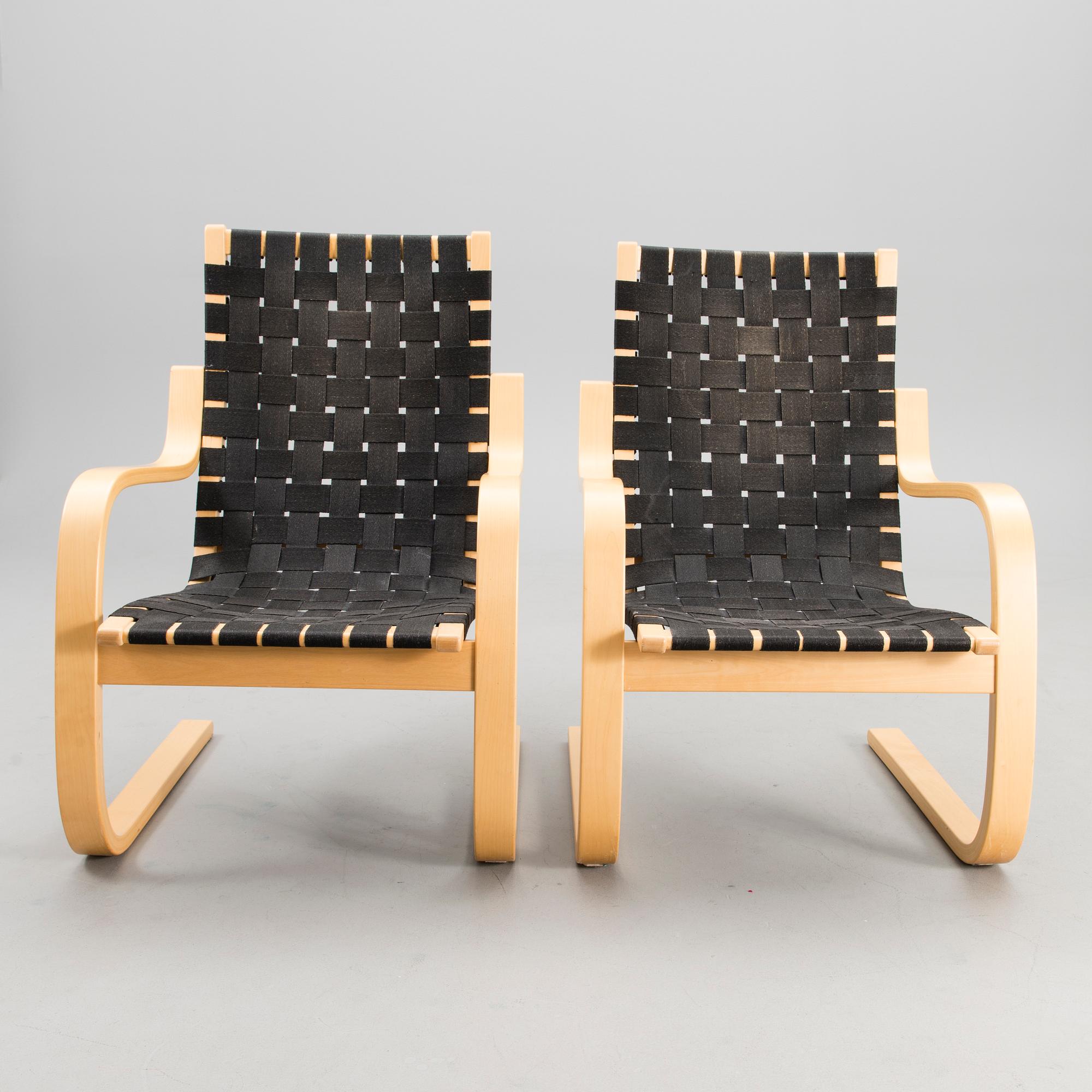 ALVAR AALTO, fåtöljer, ett par, modell 406 för Artek.