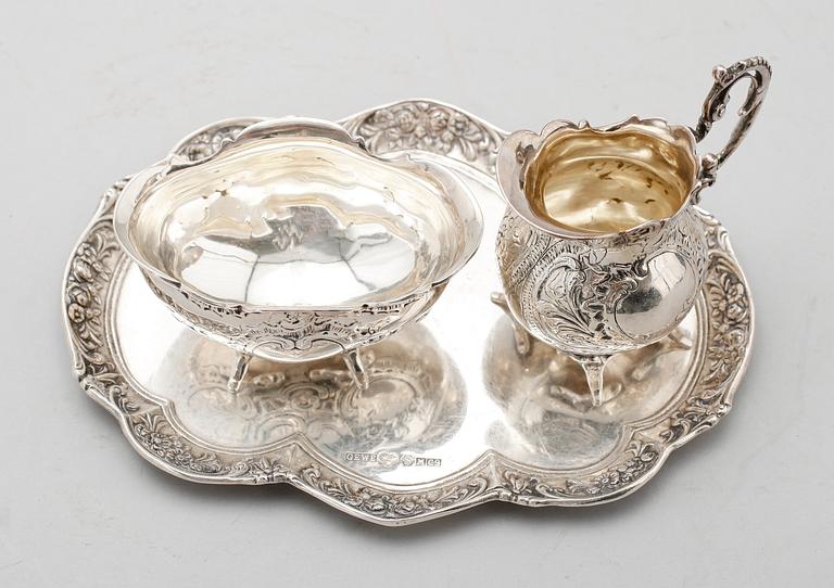 GRÄDDKANNA, SOCKERSKÅL SAMT BRICKA, silver, GEWE, Stockholm 1953. Vikt ca 285 g.