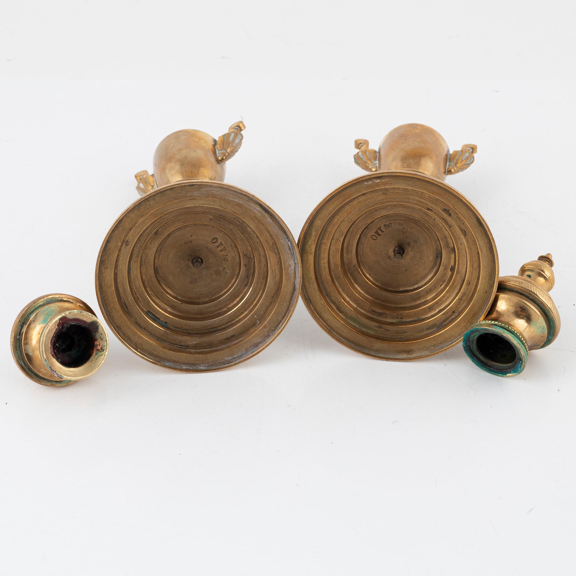 Casoletter, ett par, mässing, Skultuna, omkring 1900.