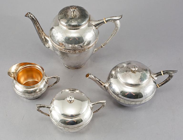 TE-/KAFFESERVIS, 4 delar, silver, Anders Gustaf Millberg, Stockholm 1900 och KGMG AB, Uppsala, 1913. Vikt 1409 g.