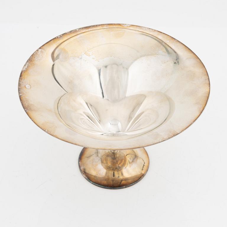 Swedish silver bowl on foot, bearing the mark of GAB, Stockholm 1927.