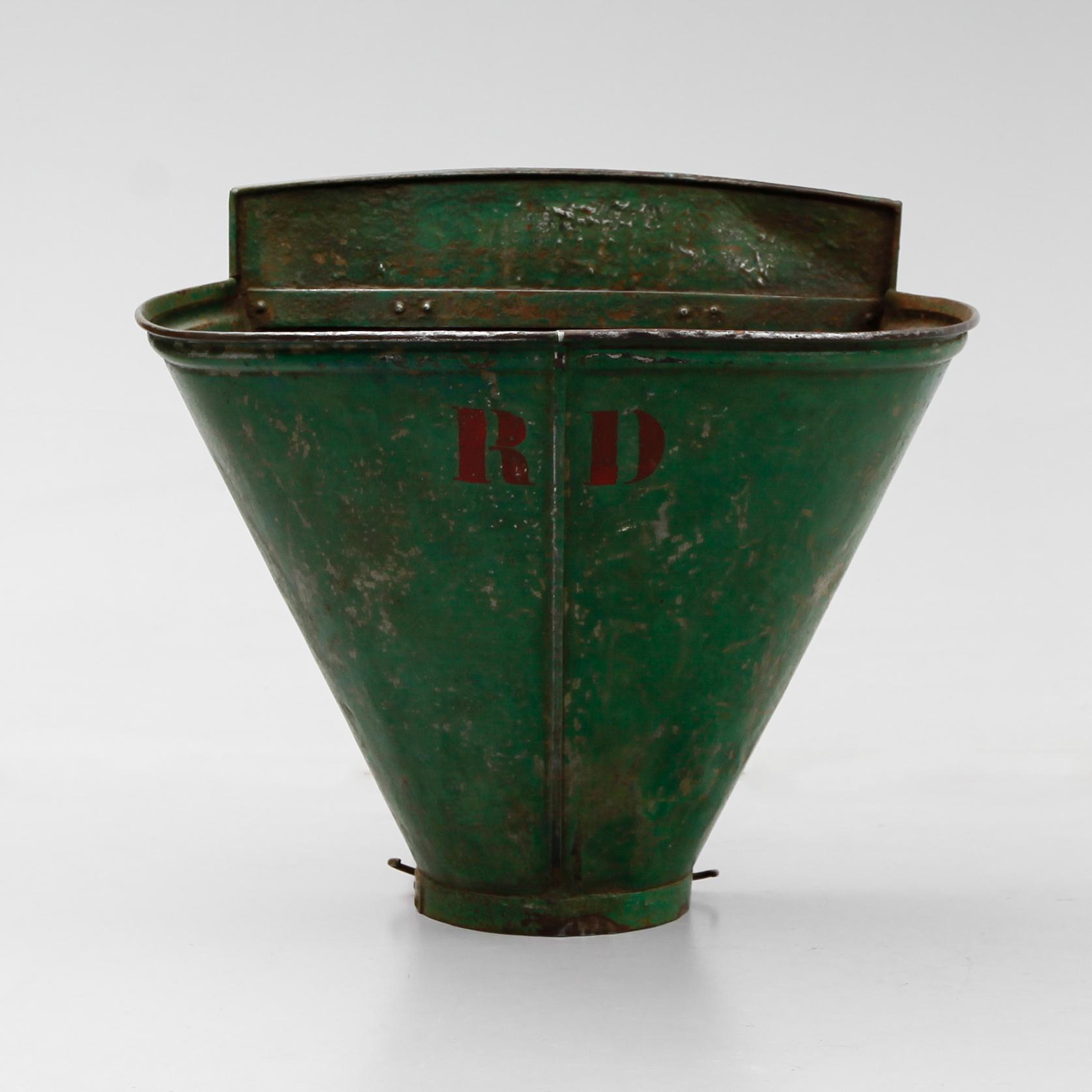 VINDRUVSKORG, målad plåt, 1800-tal.