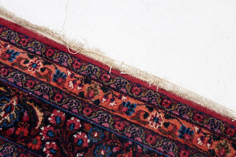 Matta,  ca 315 x 210 cm.