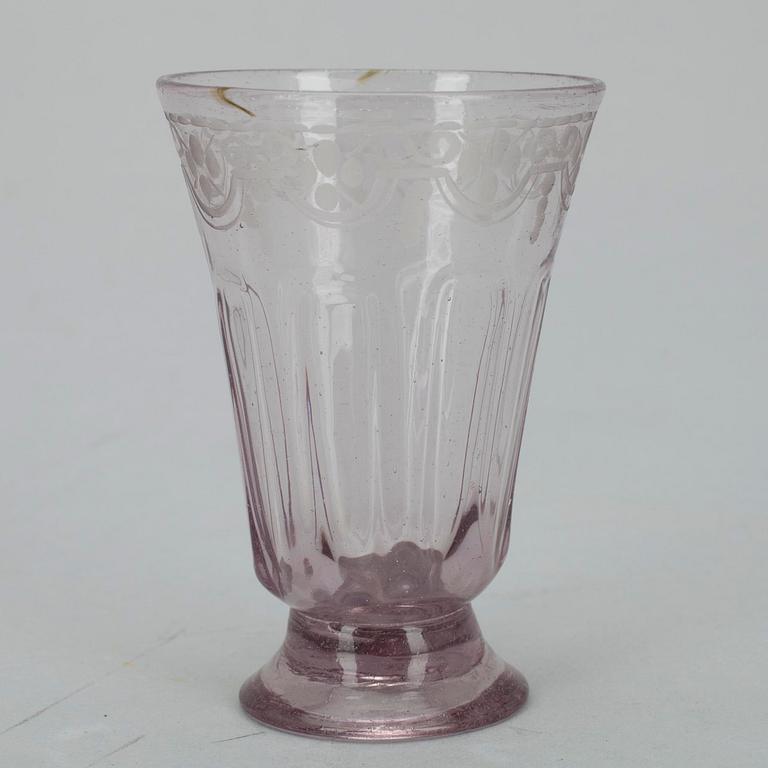 DRICKSGLAS, Ryssland 1700-talets mitt.