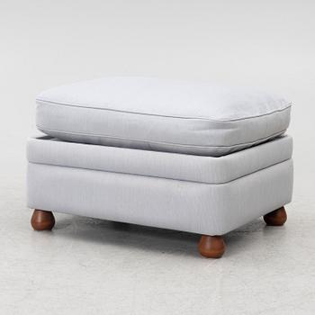 Josef Frank, fåtölj med fotpall, modell 336, Firma Svenskt Tenn.