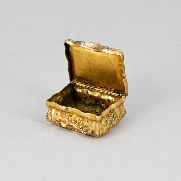 SNUSDOSA, mässing, rokoko, 1700-talets andra hälft.