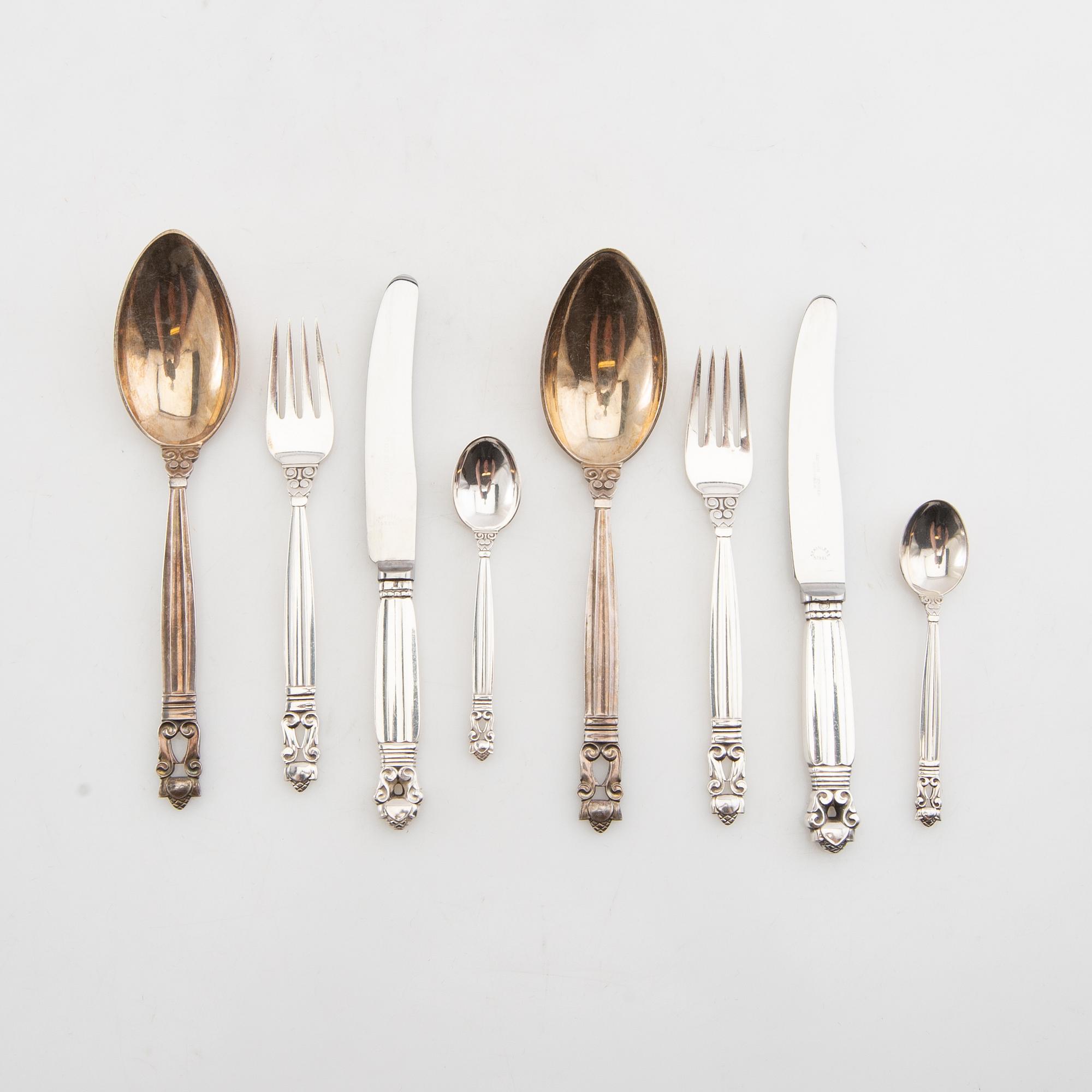 Johan Rohde, cutlery 39 dlr "Konge/Achorn" sterling silver for Georg Jensen after 1945.
