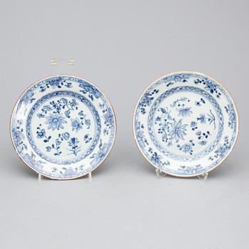 ASSIETTER, 8 st, kompaniporslin, främst Qianlong, 1700-tal.