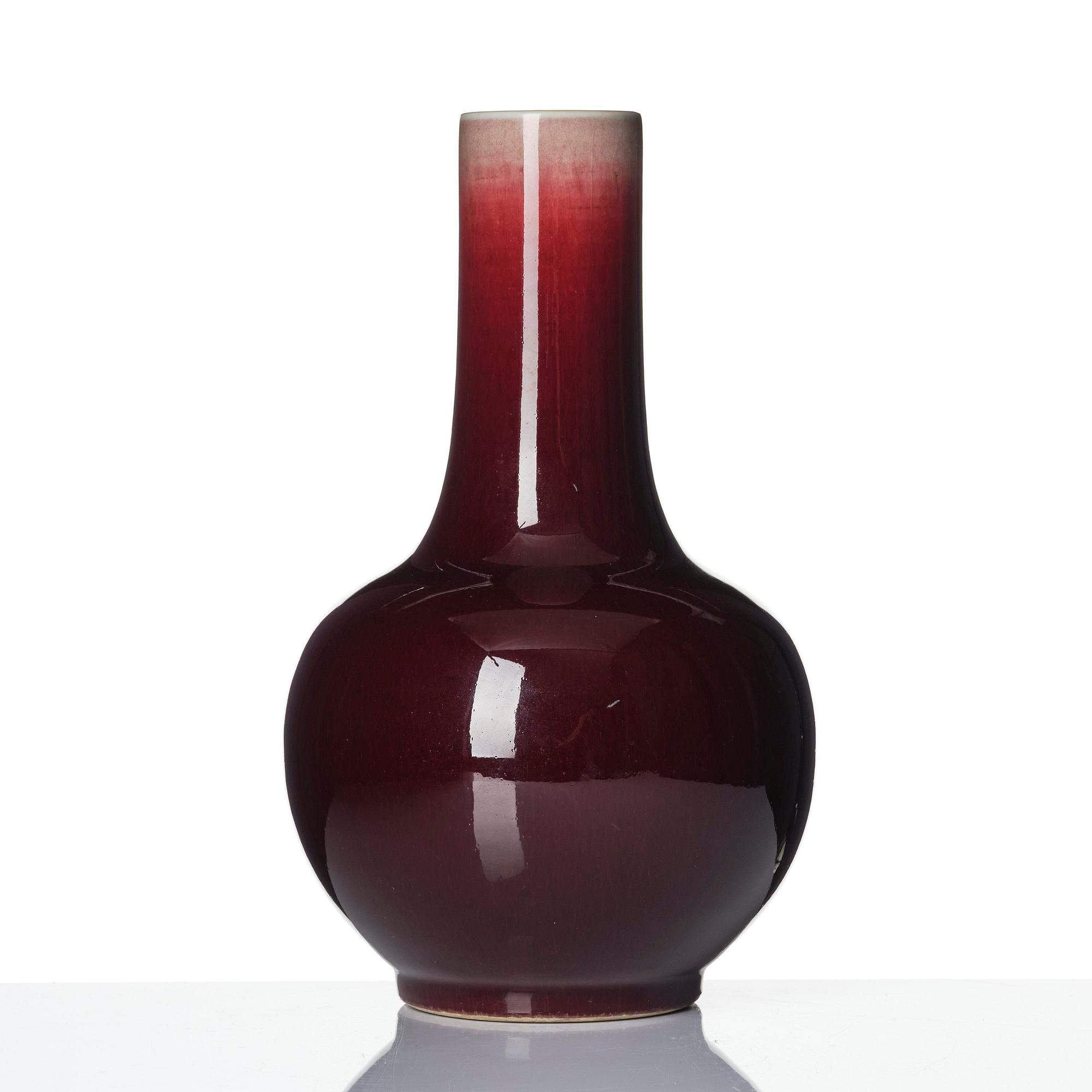 A flambé glazed vase, late Qing dynasty/early 20th century.