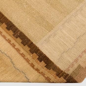 A 1930s Finnish functionalist syle flat weave carpet. Circa 332 x 600 cm.