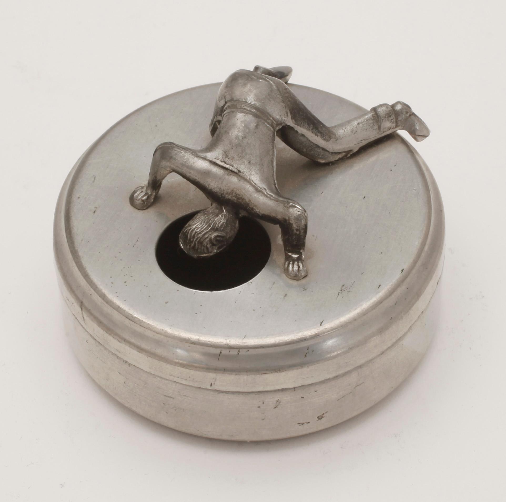 MANSCHETTKNAPPSASK, tenn, "Originell", Widerholm & Dahlberg, Eskilstuna, 1930/40-tal.