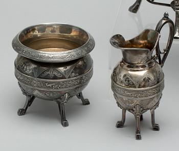 SAMOVAR samt KANNA, SOCKERSKÅL  och GRÄDDKANNA, ca 1870-80, plate USA.