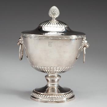 Erik Holmberg, terrin med lock, silver, Lund 1796. Gustaviansk.