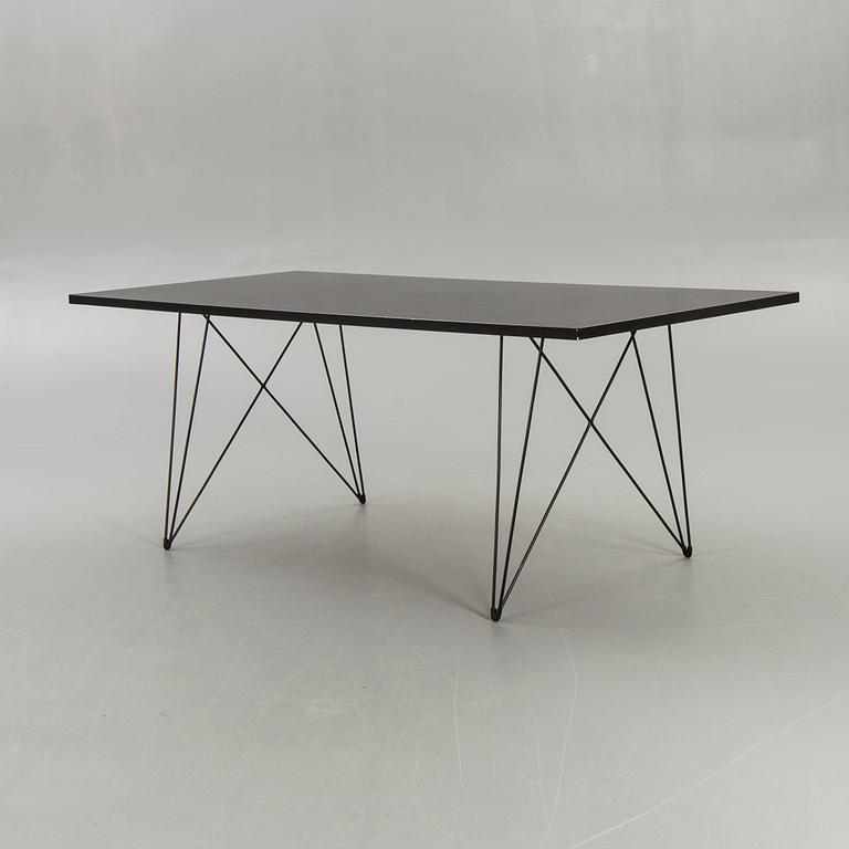 Andreis & Hiroko van Onck table "Tavolo Xz3" for Magis.