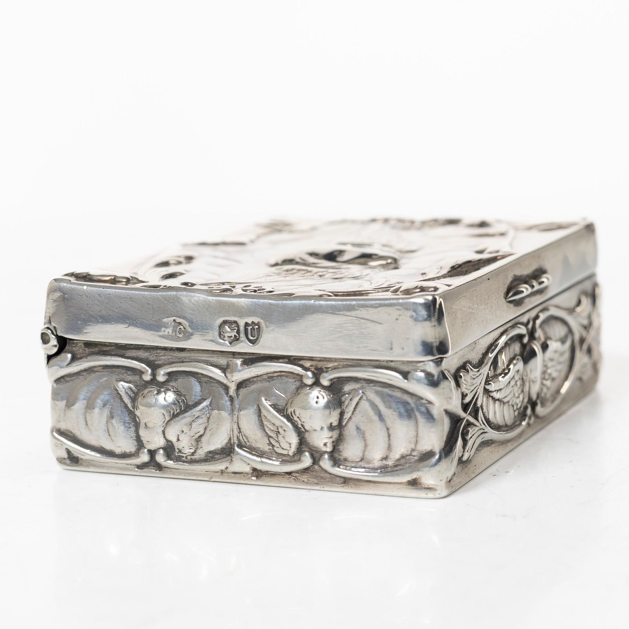 William Comyns & Sons, box, silver, London 1895.