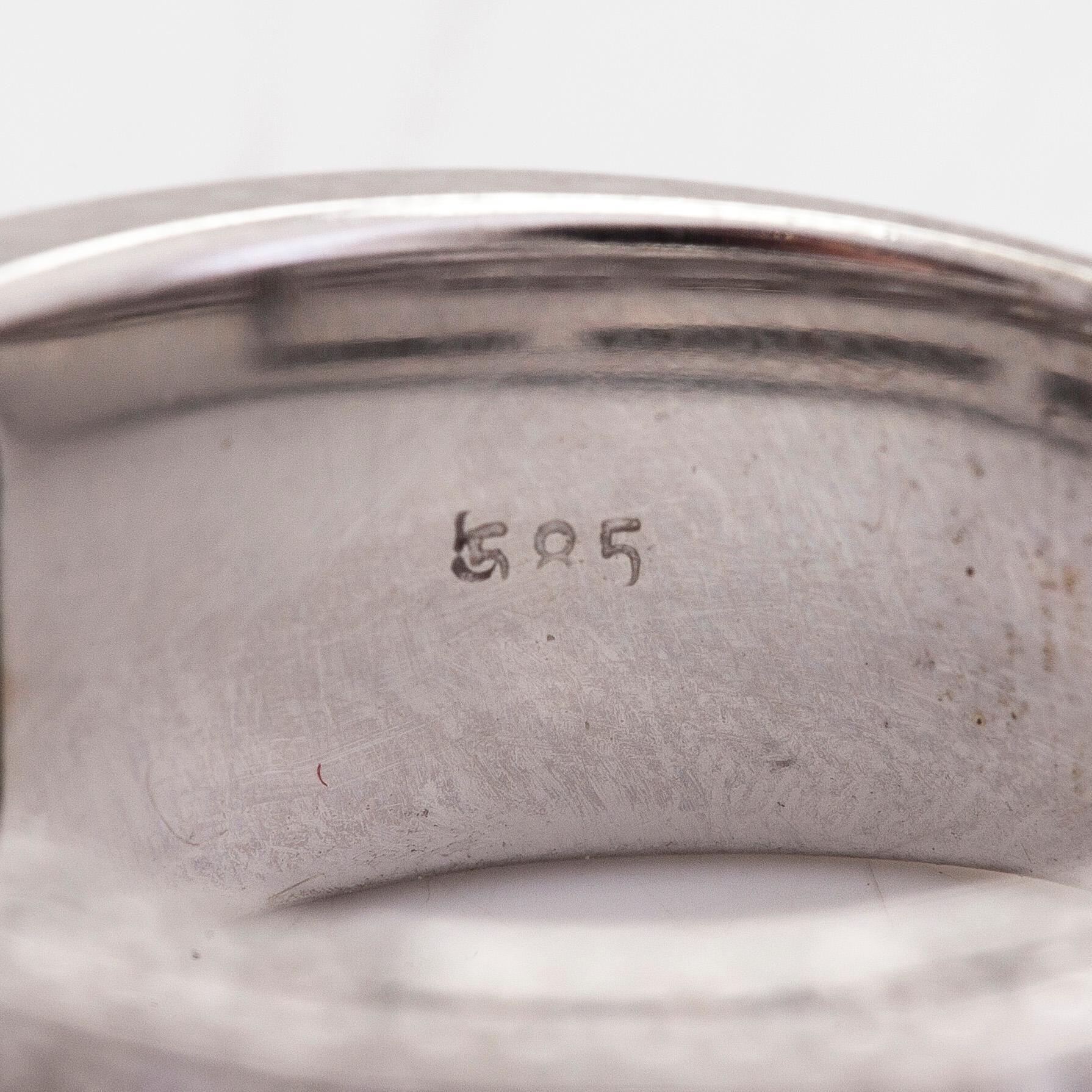 Ring, 14K vitguld, diamanter totalt ca 0.75 ct.