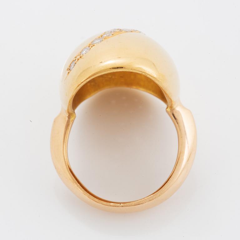 Brillant-cut diamond paisley ring, Karl-Heinz Sauer.