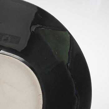 Birger Kaipiainen, a stoneware decorative plate, signed Kaipiainen Arabia.