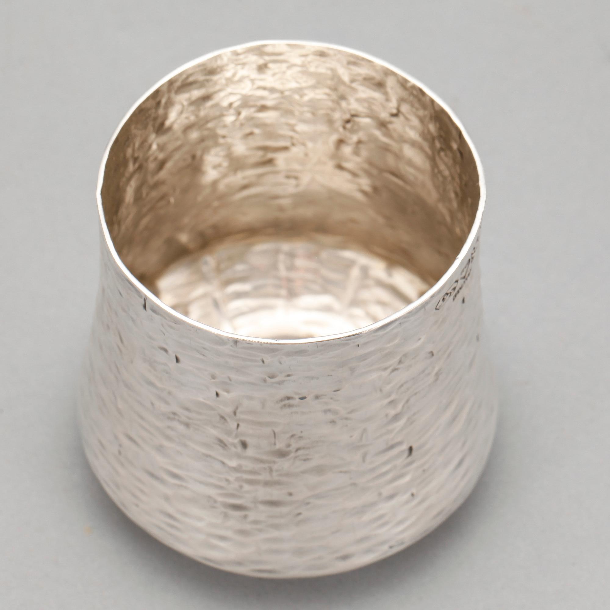 BÄGARE, silver Tapio Wikkala, 1900-talets andra hälft. Vikt ca 183 gram.