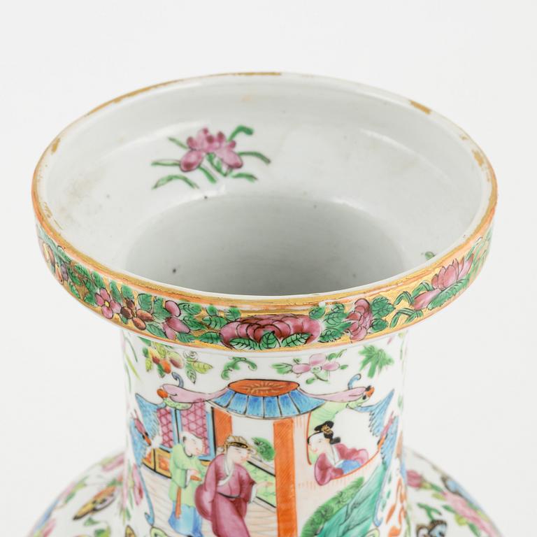 A famille rose porcelain vase, Kanton, and a porcelain urn, China, end of the 19th century.