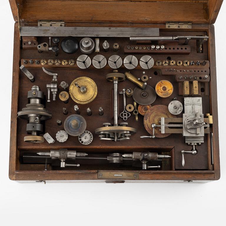 Urmakarsvarv, med tillbehör, omkring 1900, "Åke Falk Urhandel".