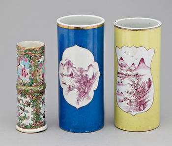 PENSELVASER OCH VAS, 2+1, porslin Kina, 1900-tal samt omkring år 1900.