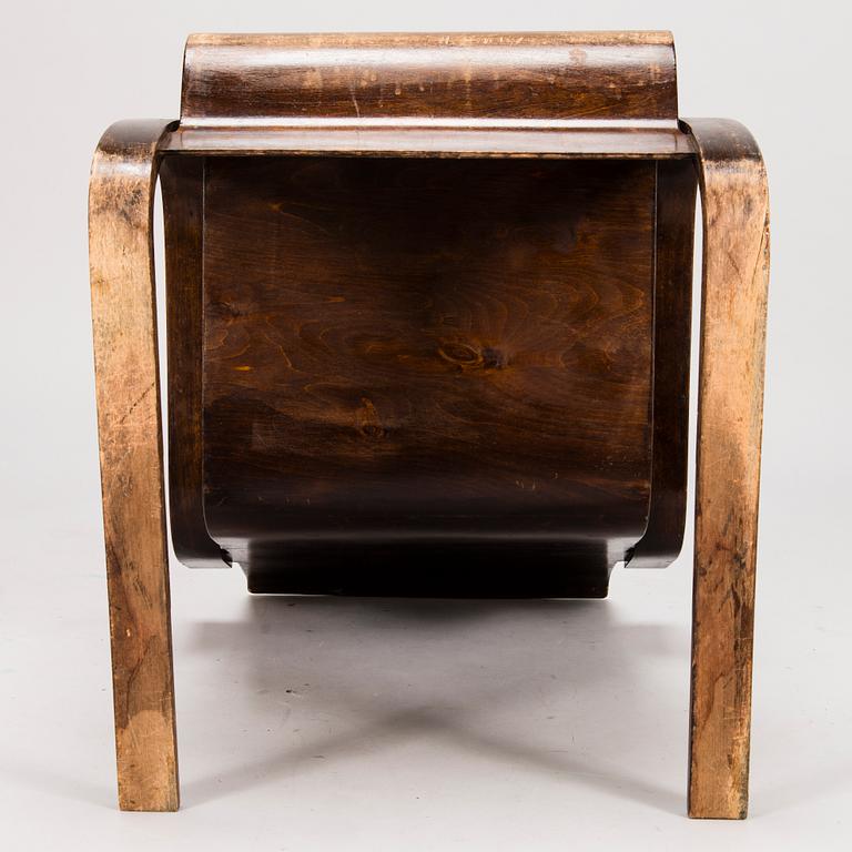 Alvar Aalto, A 1932-1934 'Paimio' armchair for O.Y. Huonekalu-ja Rakennustyötehdas A.B. Finland.