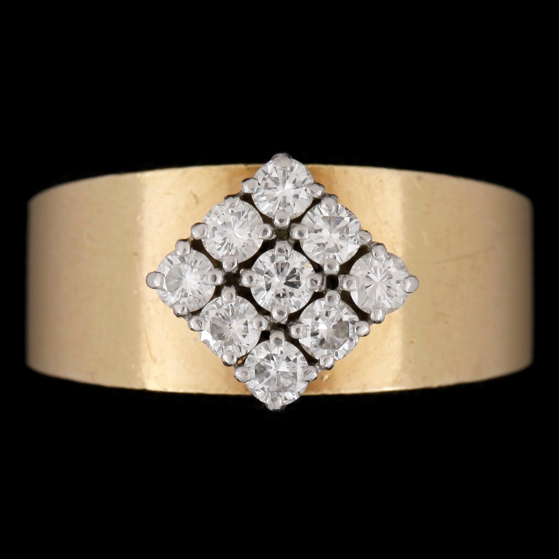 RING, 18k guld, samt 9 briljanter. Vikt tot  ca 6.8 g.