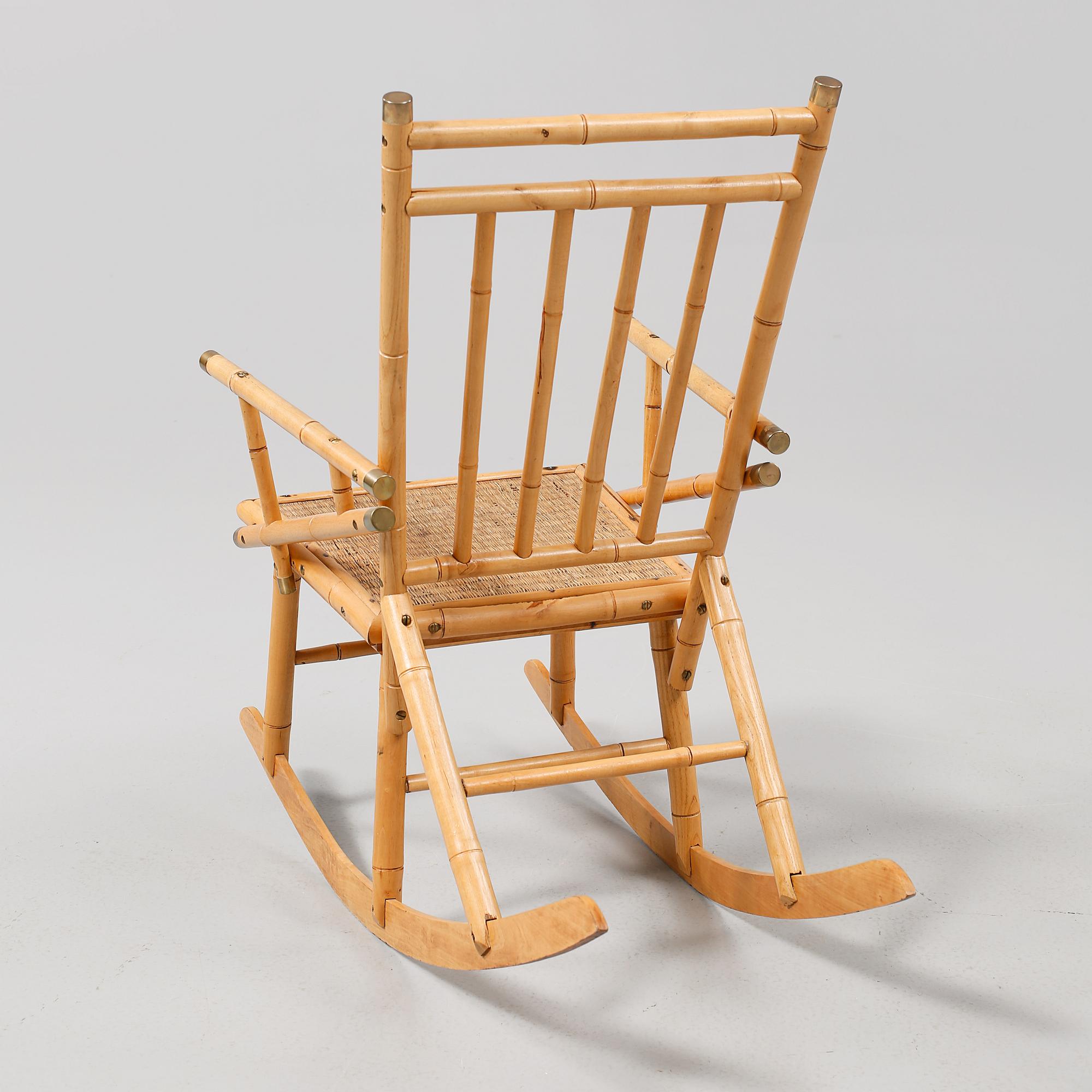 GUNGSTOL, för barn, omkring 1900-talets mitt.