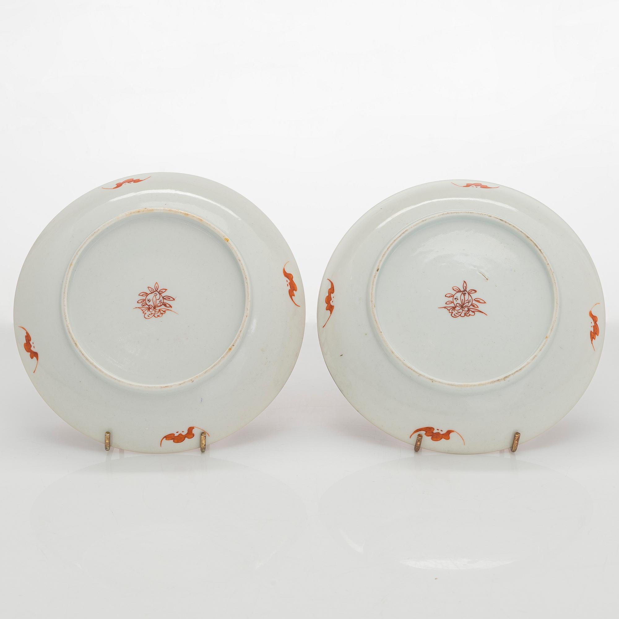 Tallrikar, 2 + 2 st, porslin, Kina, Qingdynastin, 1900-tal.