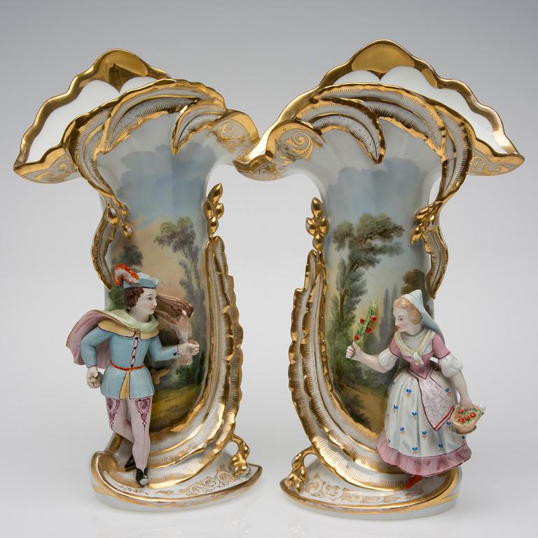 VASER, ETT PAR, porslin, Mellaneuropa, 1800-talets slut.