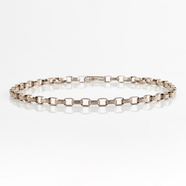Sven-Erik Högberg, arm bracelet and collar, silver.