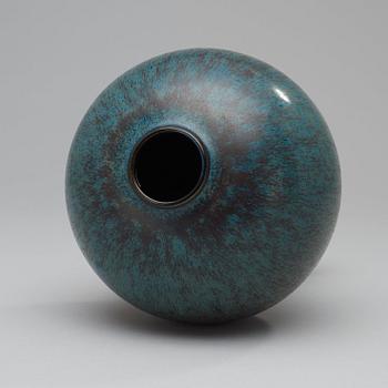 A Stig Lindberg stoneware vase, Gustavsberg Studio 1956.