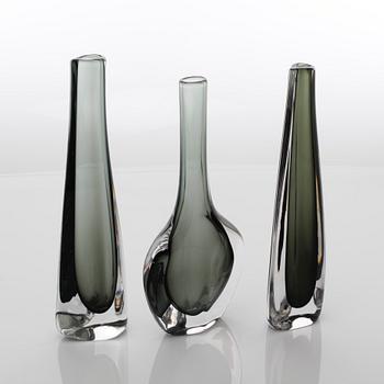 VASER, 3 st, glas, Nils Landberg, Orrefors, signerade, omkring 1900-talets mitt.