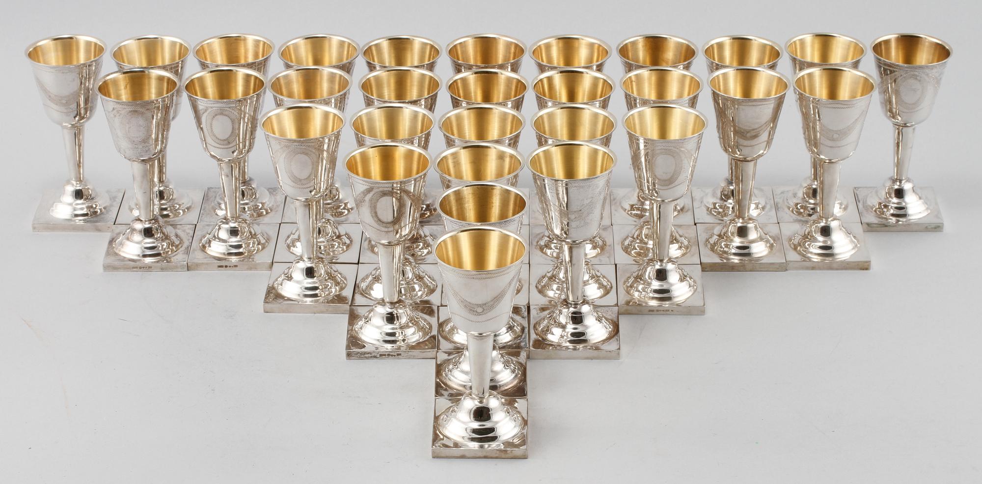 SNAPSGLAS, 30 st, silver, Svedboms Guldsmeds Ab, Vetlanda, 1967. Vikt ca 1800 g.