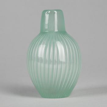 VAS, glas, Ariel, Edvin Öhrström Orrefors. Signerad.