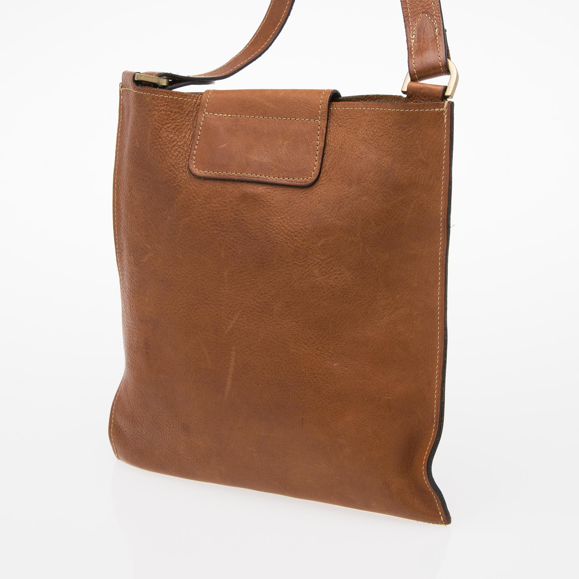 Joel Leather Messenger Bag. Bukowskis