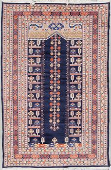 MATTA, Pakistan. Ca 233x155 cm.