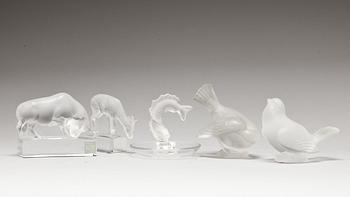 FIGURINER, 4 st och NÅLFAT, glas, Lalique.