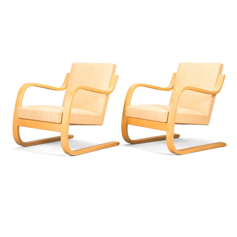 Alvar Aalto, A a pair of mid-20th century '34/402' armchairs for  O.Y. Huonekalu- ja Rakennustyötehdas A.B. Finland.