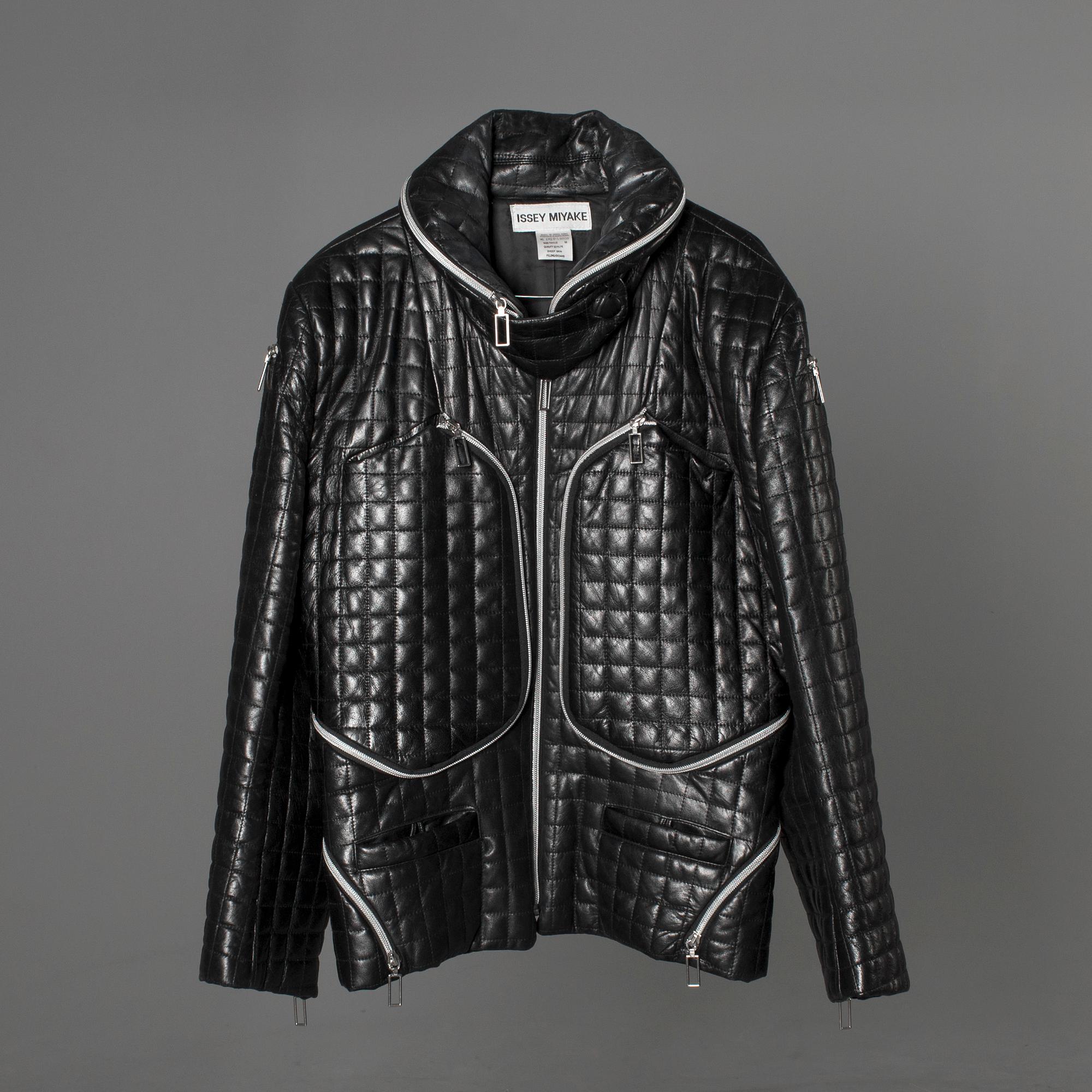 JACKA, Issey Miyake, storlek M.