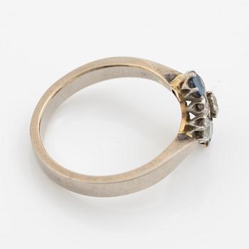 Ring, 18K white gold with sapphires and brilliant-cut diamonds.