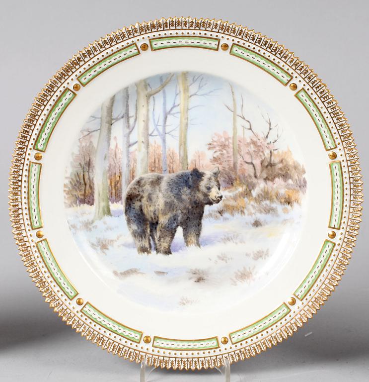 TALLRIKAR, 3 st. Porslin, "Fauna Danica", Royal Copenhagen.