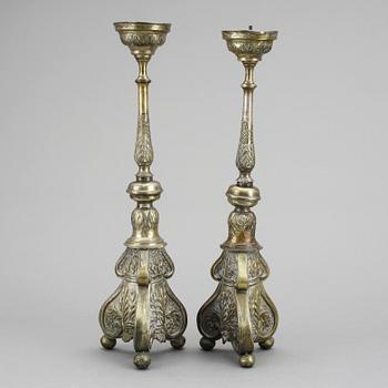 ALTARLJUSTAKAR, ett par, mässing, senbarock, 1700-tal.