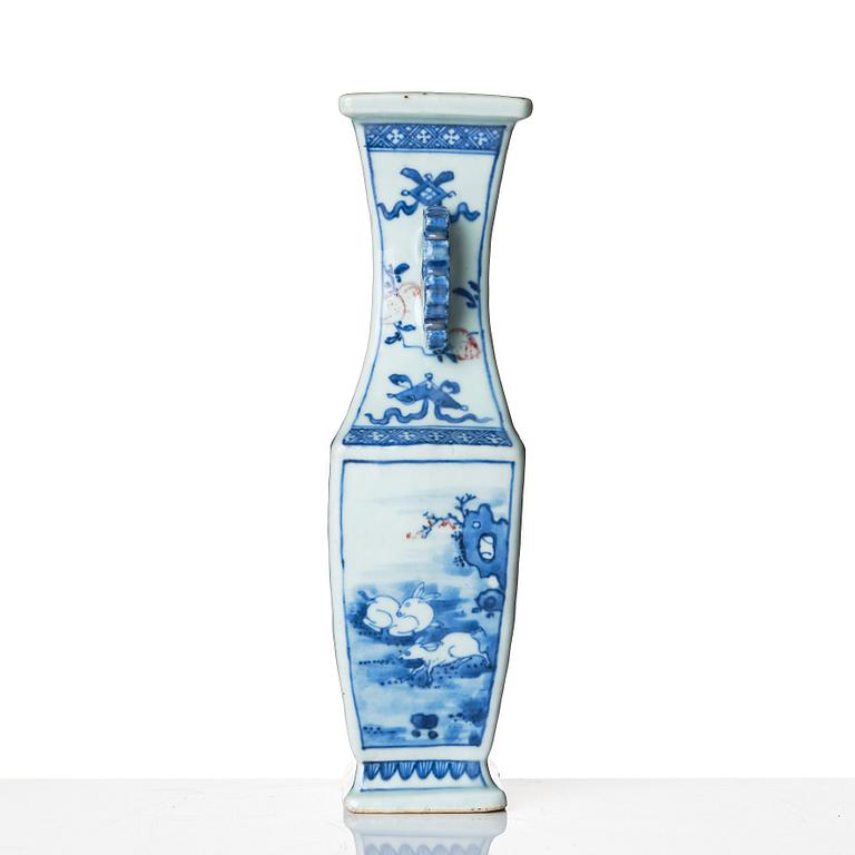 An iron red and underglaze blue vase, Qing dynasty, 18th Century.